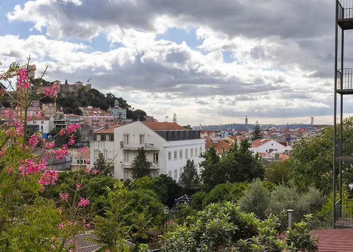 2bdr Charming In Graca By Lovelystay *