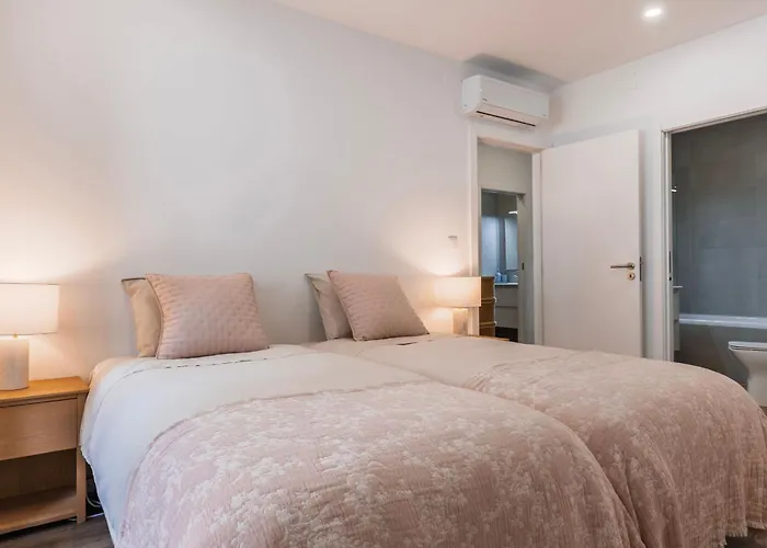 2bdr Charming In Graca By Lovelystay Lisboa