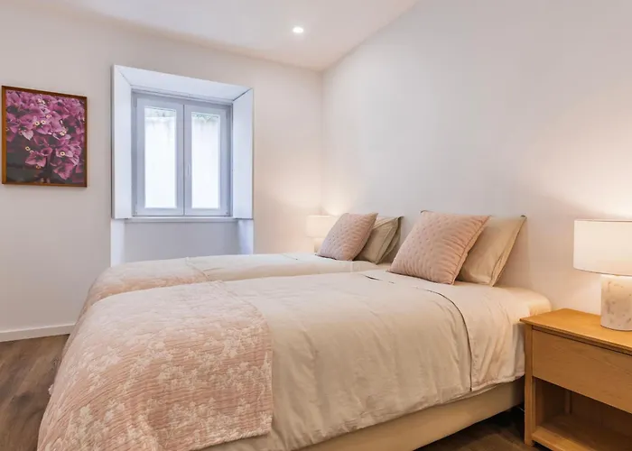 شقة 2bdr Charming In Graca By Lovelystay